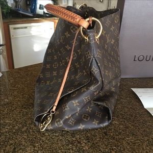 Louis Vuitton Artsy MM Monogram